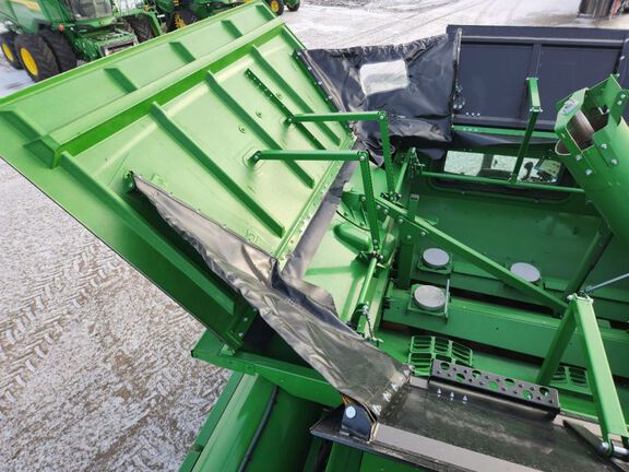 2025 John Deere S7 800 Combine