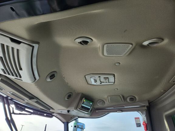 2025 John Deere S7 800 Combine