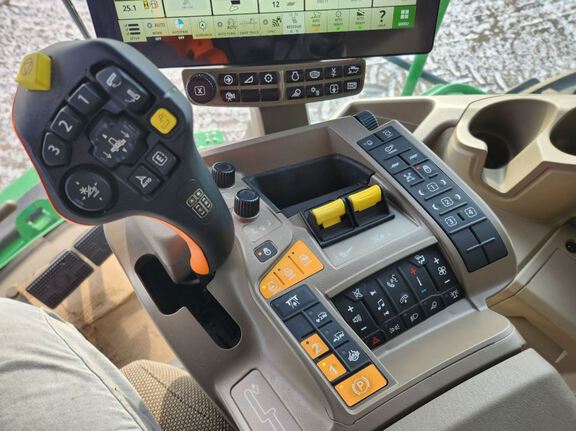 2025 John Deere S7 800 Combine