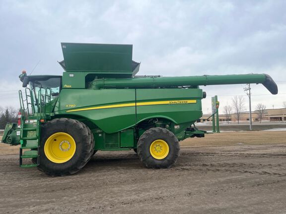 2019 John Deere S780 Combine