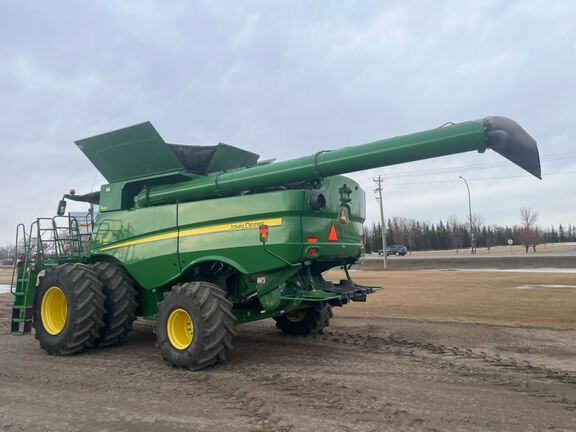 2019 John Deere S780 Combine
