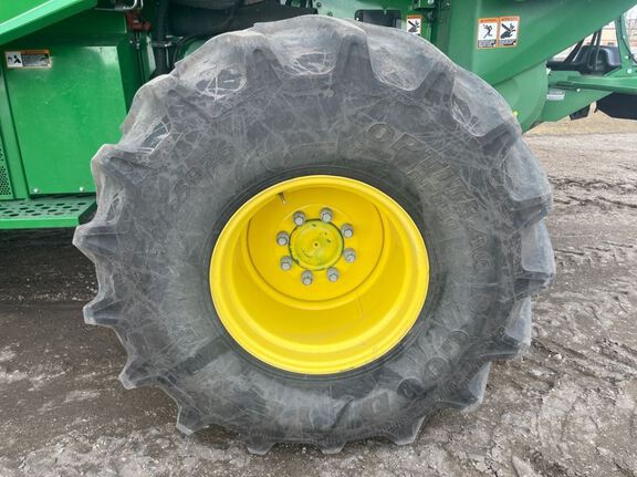 2019 John Deere S780 Combine