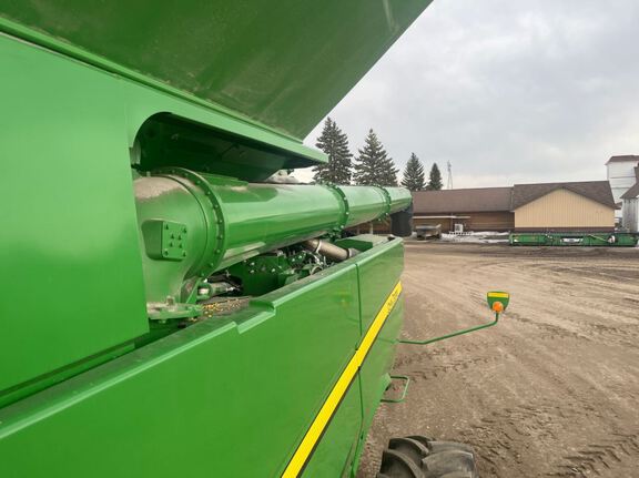 2019 John Deere S780 Combine