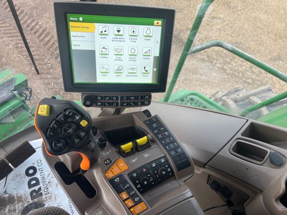 2019 John Deere S780 Combine