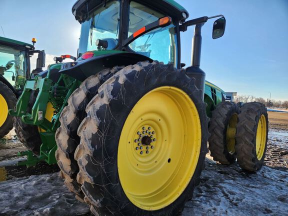 2013 John Deere 8260R Tractor