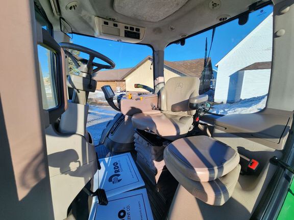 2013 John Deere 8260R Tractor