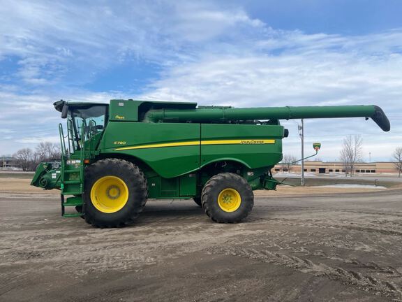 2021 John Deere S780 Combine