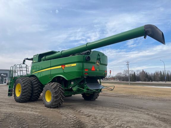 2021 John Deere S780 Combine