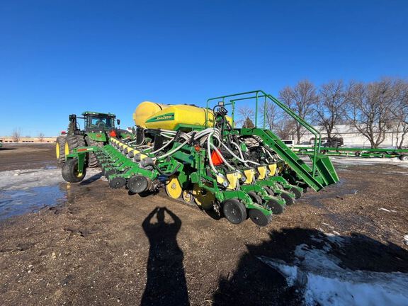 2009 Misc 24R22 Planter