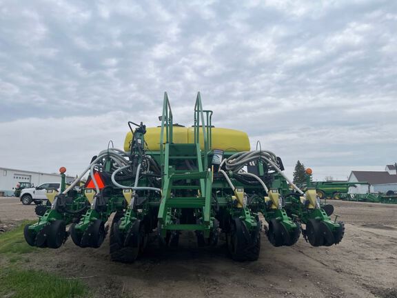 2009 Misc 24R22 Planter