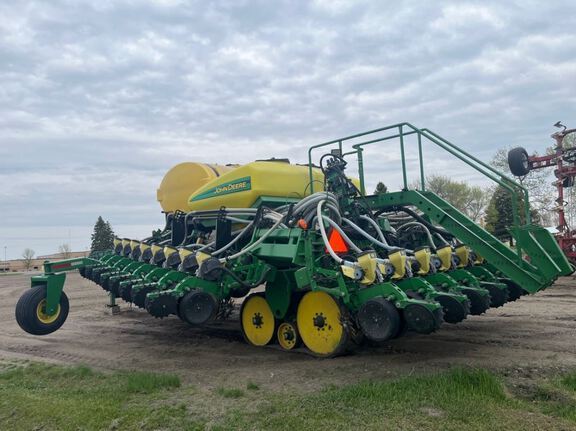 2009 Misc 24R22 Planter