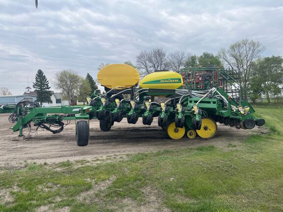 2009 Misc 24R22 Planter