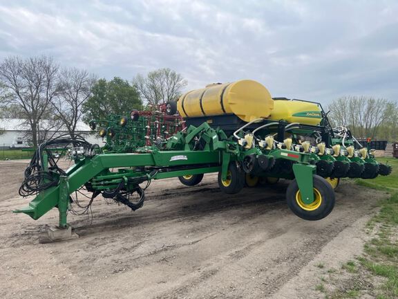 2009 Misc 24R22 Planter