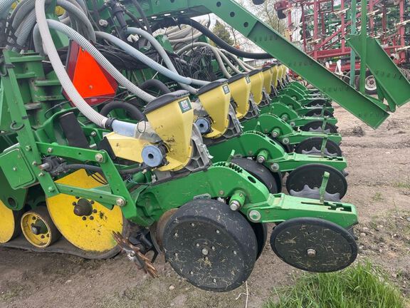 2009 Misc 24R22 Planter