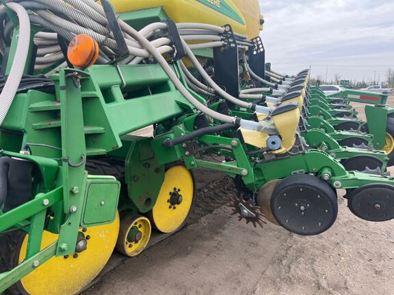 2009 Misc 24R22 Planter