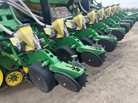 2009 Misc 24R22 Planter