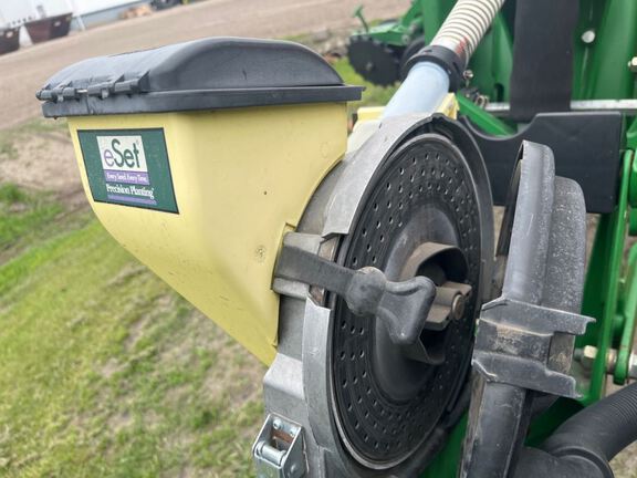 2009 Misc 24R22 Planter