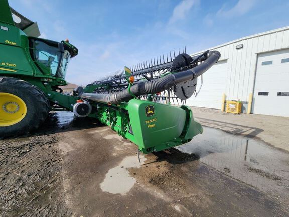 2020 John Deere 740FD Header Combine