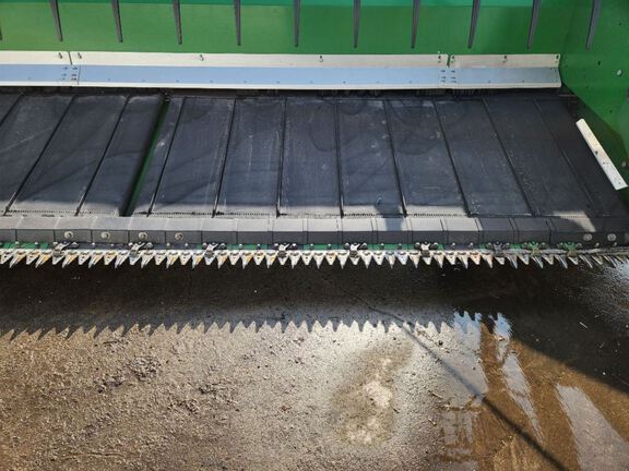 2020 John Deere 740FD Header Combine