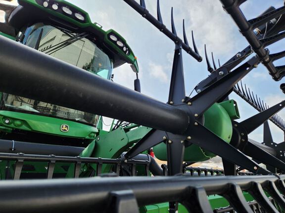 2020 John Deere 740FD Header Combine