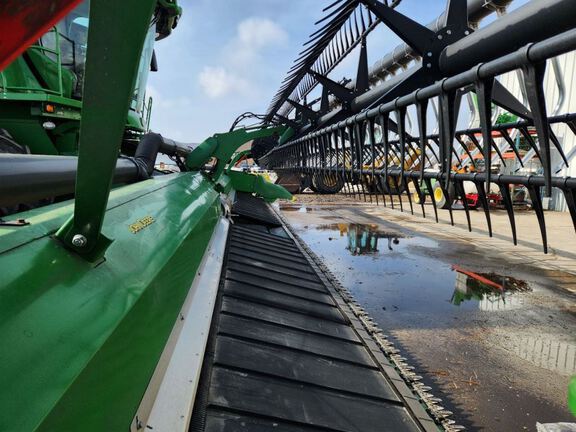 2020 John Deere 740FD Header Combine