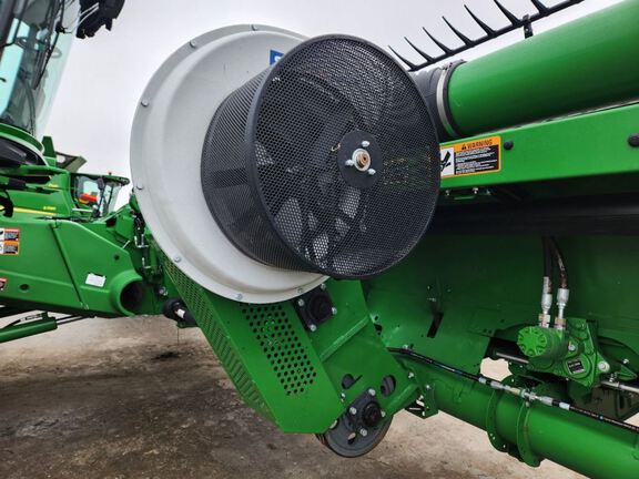 2023 John Deere RD40F Header Combine