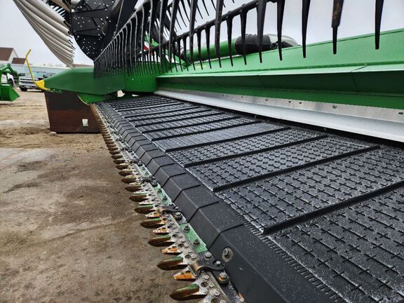 2023 John Deere RD40F Header Combine