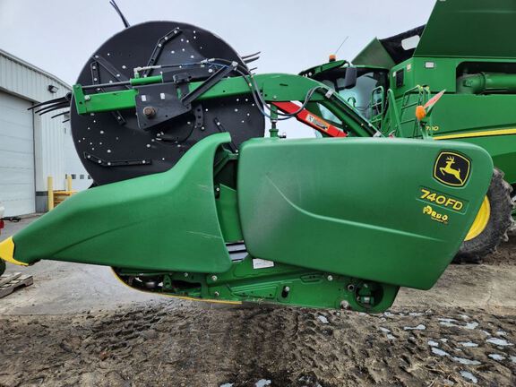 2020 John Deere 740FD Header Combine