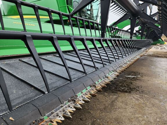 2020 John Deere 740FD Header Combine
