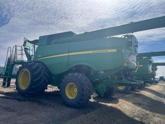 2023 John Deere S780 Combine