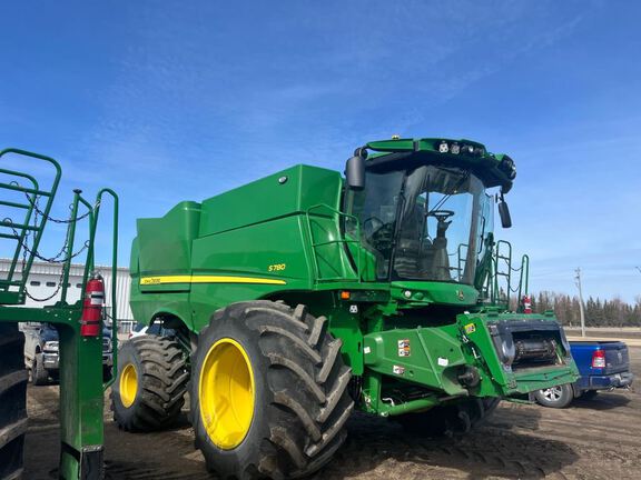 2023 John Deere S780 Combine