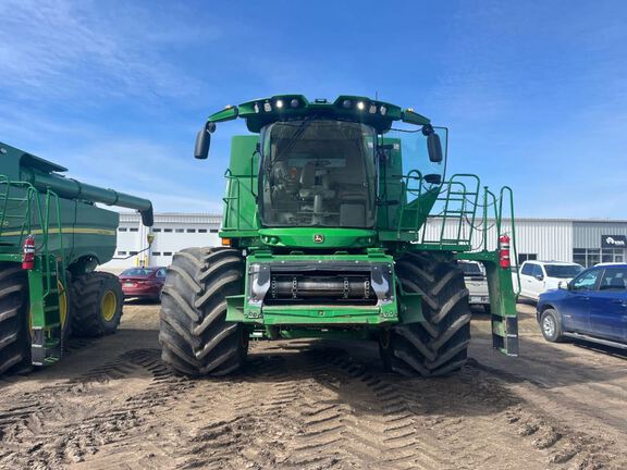 2023 John Deere S780 Combine