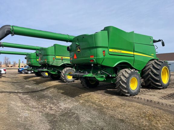 2022 John Deere S780 Combine