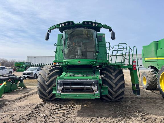 2022 John Deere S780 Combine