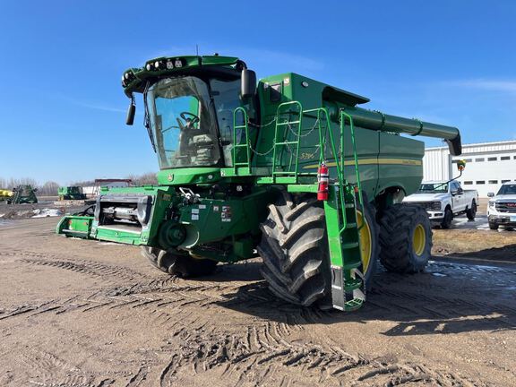 2023 John Deere S780 Combine