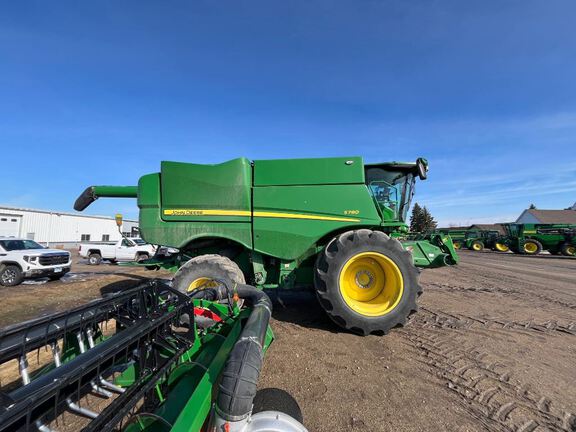 2023 John Deere S780 Combine