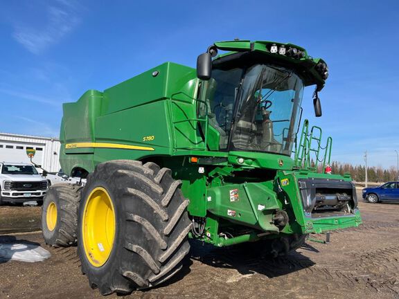 2023 John Deere S780 Combine