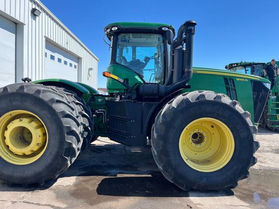 2012 John Deere 9560R Tractor 4WD