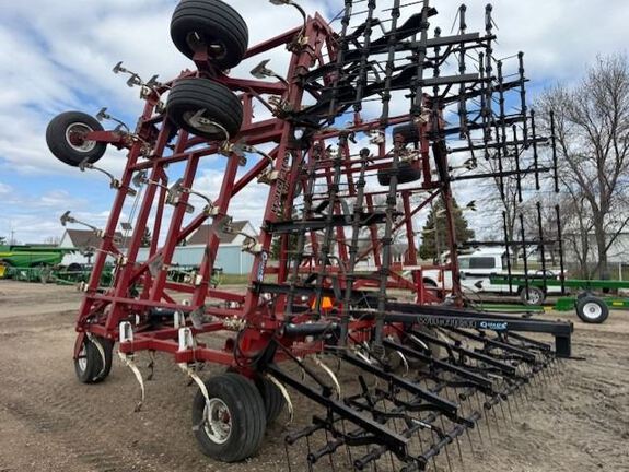 Wil-Rich QUAD 5 Field Cultivator