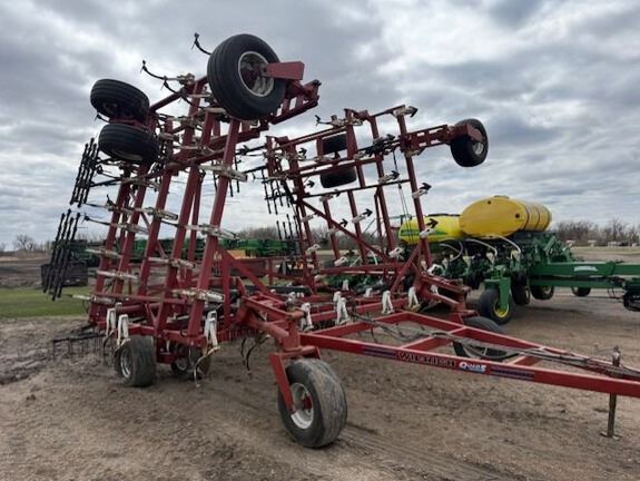 Wil-Rich QUAD 5 Field Cultivator