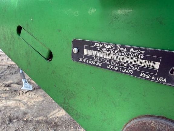 2017 John Deere 2210 Field Cultivator