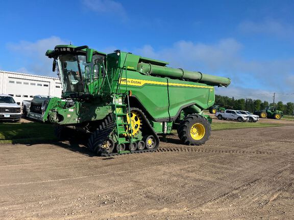 2023 John Deere X9 1100 Combine