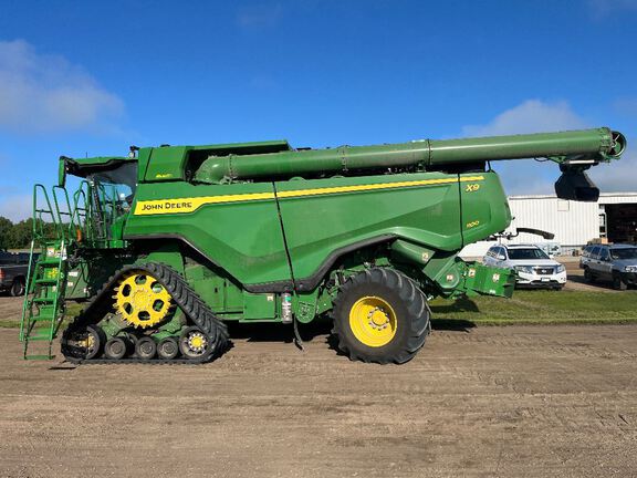 2023 John Deere X9 1100 Combine