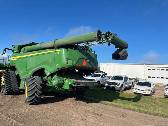 2023 John Deere X9 1100 Combine