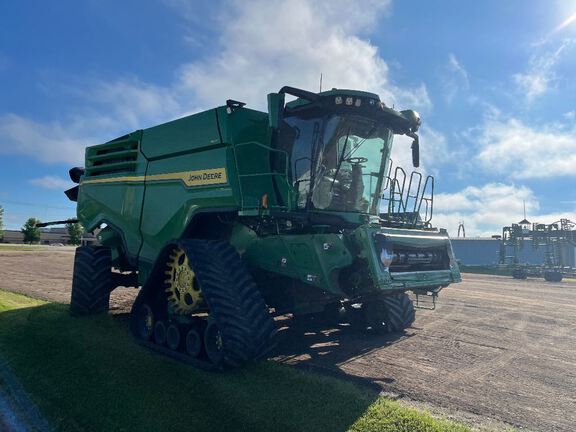 2023 John Deere X9 1100 Combine