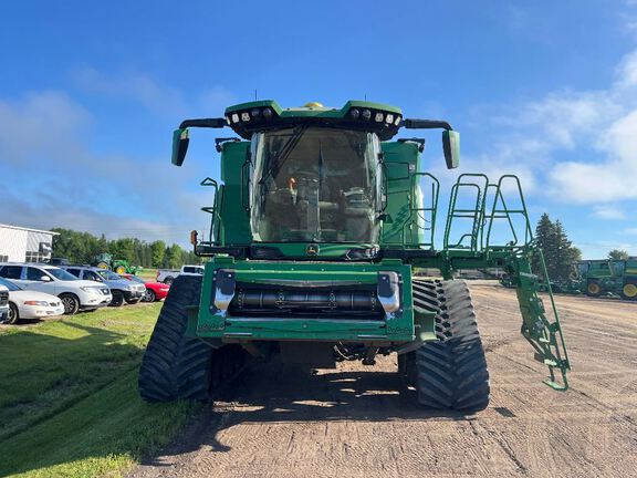 2023 John Deere X9 1100 Combine