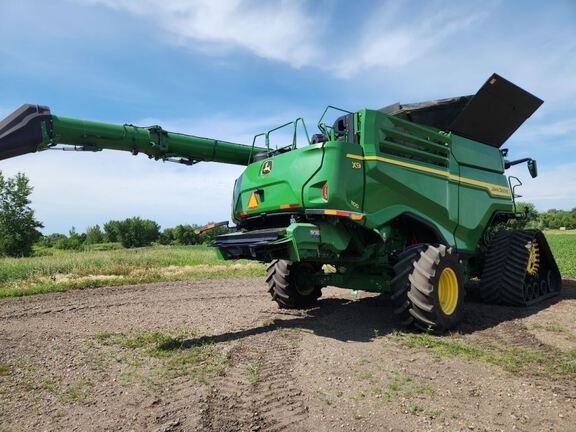 2023 John Deere X9 1100 Combine