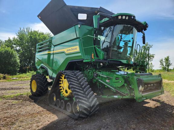 2023 John Deere X9 1100 Combine