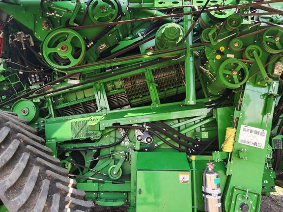 2023 John Deere X9 1100 Combine