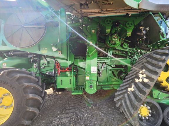 2023 John Deere X9 1100 Combine